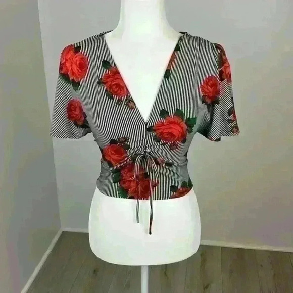 Polly & Esther Tops - Polly & Esther Striped Floral Cropped Top Size Small